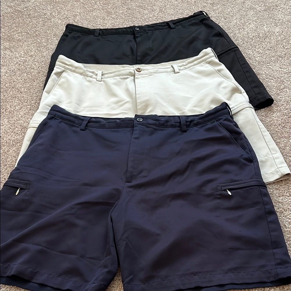 Men's Izod Black, Tan, and Blue Shorts Size 40